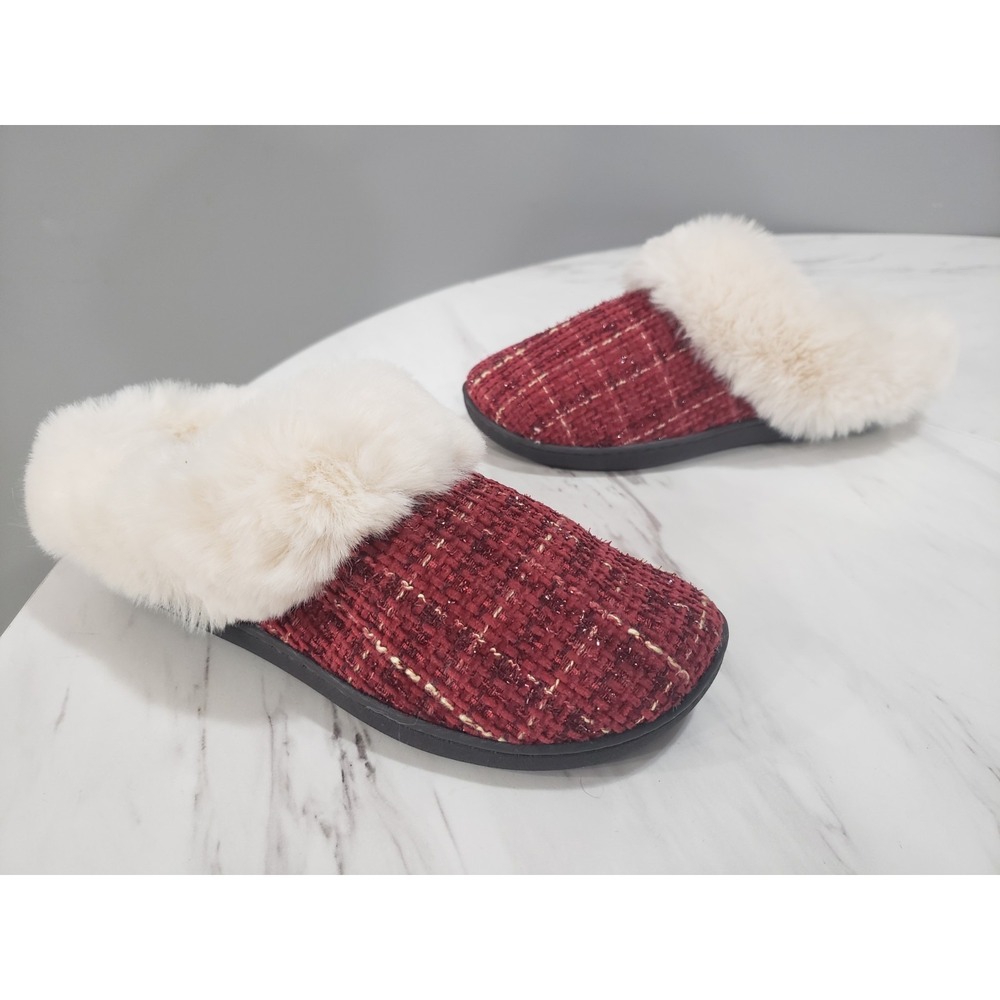 NEW Isotoner Ladies Size Small 6.5-7 Red Memory Foam Comfort Slippers Slip On